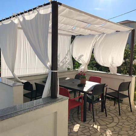 Apartments Mikelic Kampor Dış mekan fotoğraf