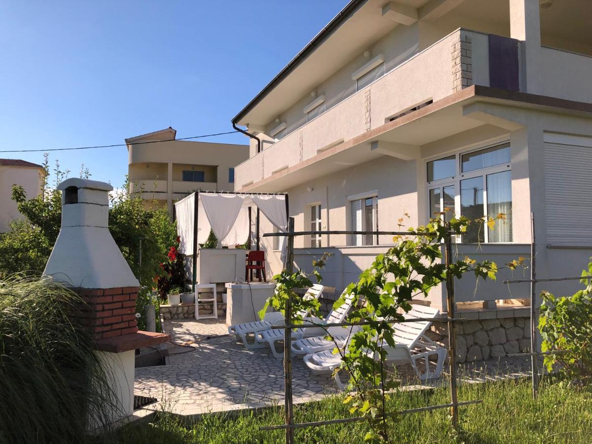 Apartments Mikelic Kampor Dış mekan fotoğraf