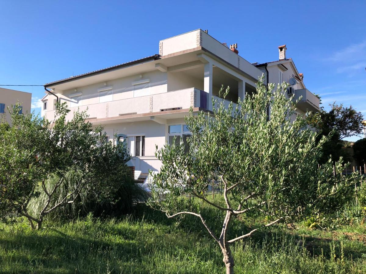 Apartments Mikelic Kampor Dış mekan fotoğraf