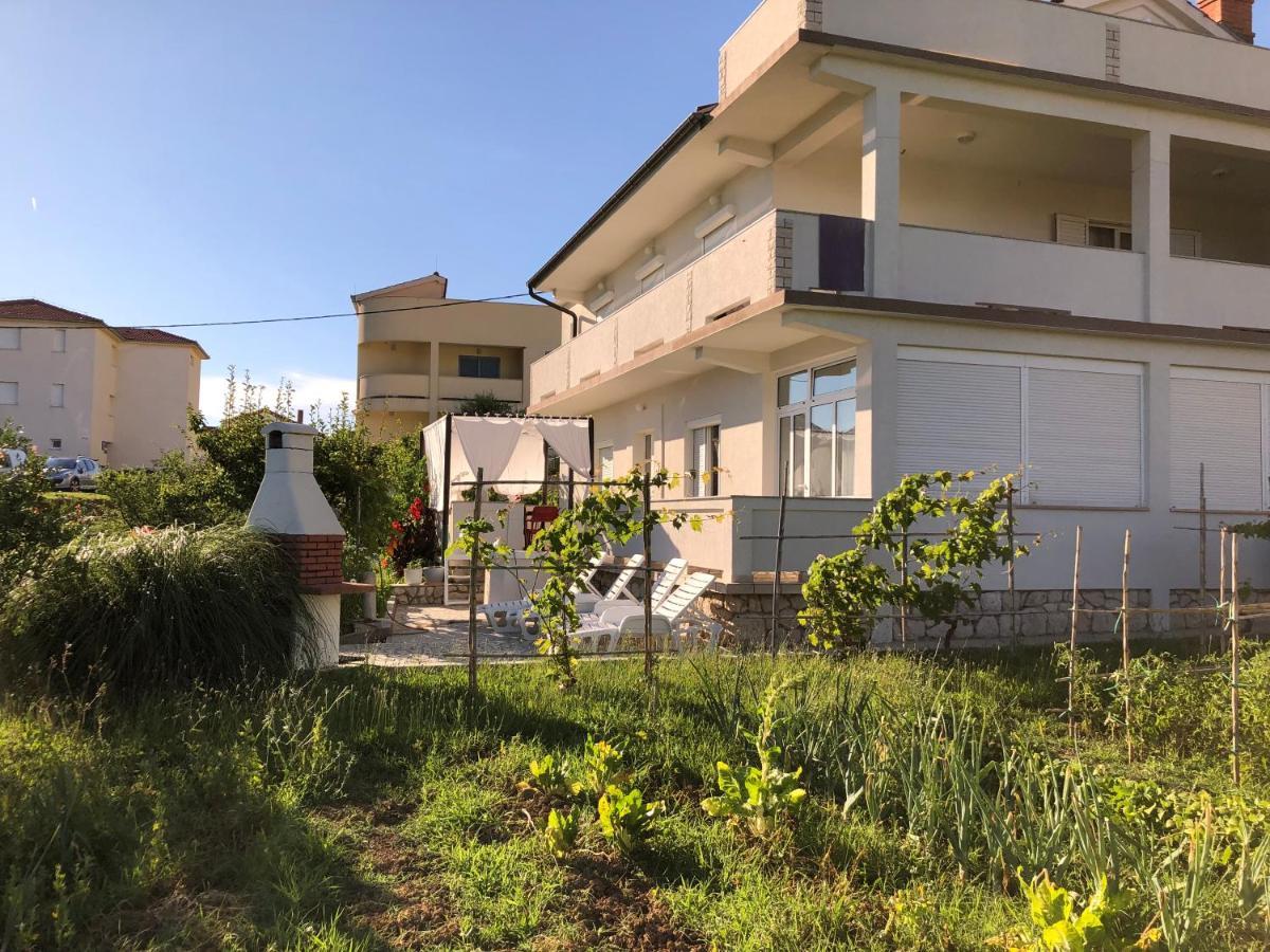 Apartments Mikelic Kampor Dış mekan fotoğraf