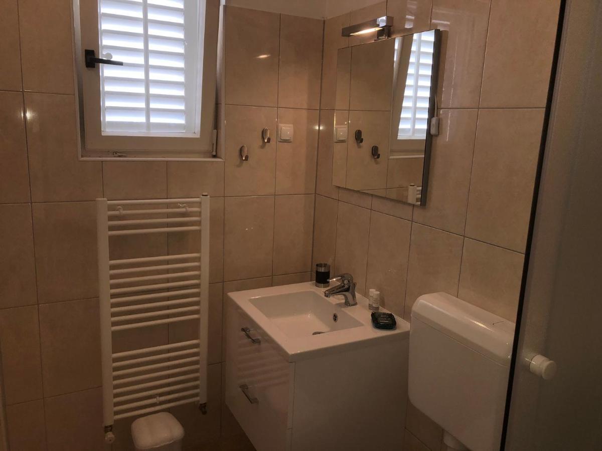 Apartments Mikelic Kampor Dış mekan fotoğraf