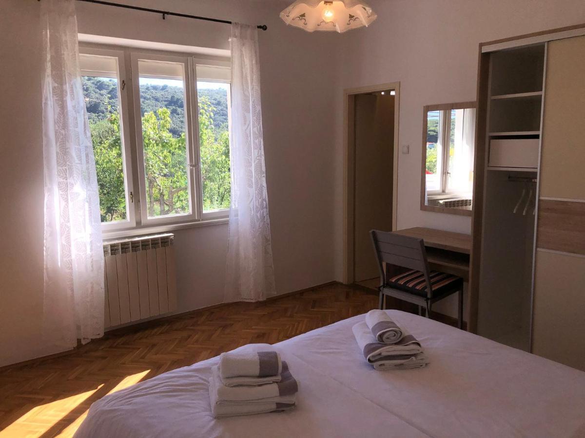 Apartments Mikelic Kampor Dış mekan fotoğraf